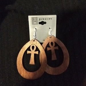 Wooden fashion earrings